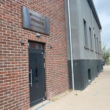 PRIMA Inn Unterkunft direkt über der Bar am Minimax Neuruppin Exterior foto